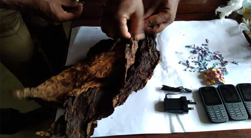 களுத்துறைச் சிறைக்சாலைக்குள் பார்சலை வீசிய நபரைத் தேடி தீவிர விசாரணை