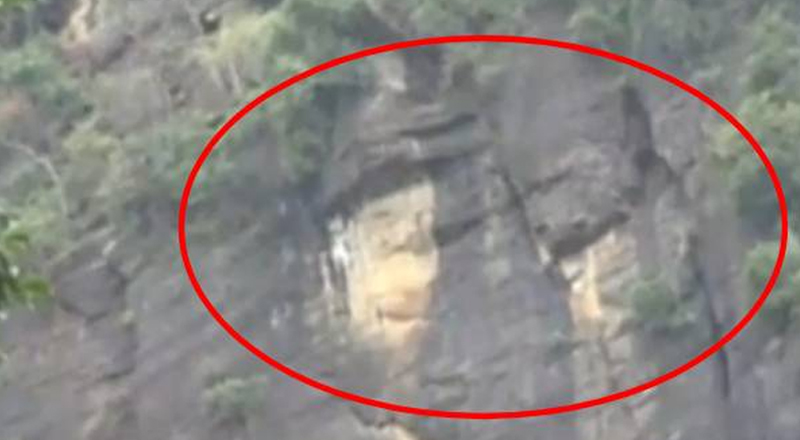 இலங்கையில் நீர்வீழ்ச்சி ஒன்றில் திடீரென இராவணன் முகம் தோன்றியதா?