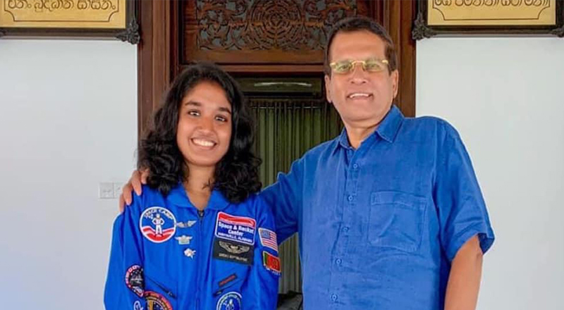 நிலவுக்கு செல்லும் அணியில் இலங்கைப் பெண்