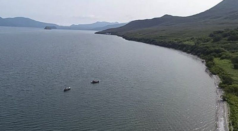 ரஷ்யாவில் சுற்றுலா உலங்கு வானுார்தி ஏரியில் வீழ்ந்து விபத்து!