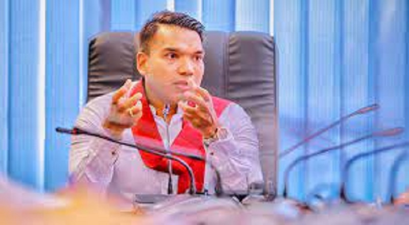 சுகாதார அமைச்சின் வழிமுறைகளுக்கு அமைய தடுப்பூசி ஏற்றப்படுகின்றது:- நாமல் 