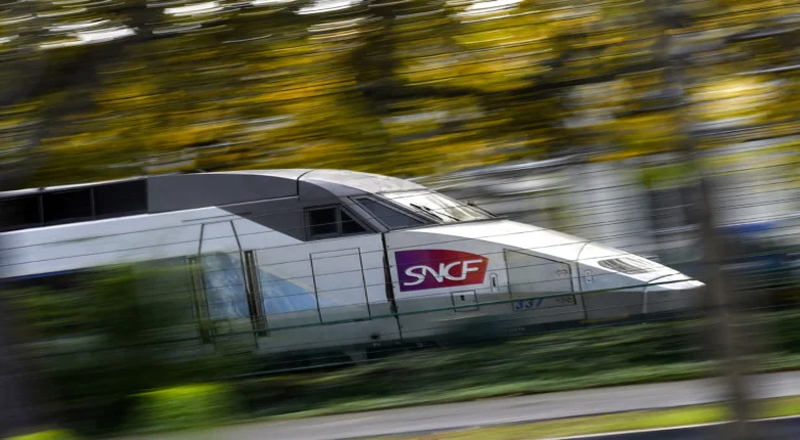 பிரான்ஸ் SNCF புகையிரத சேவை புதிய பயண அனுமதியை நீண்ட துார தொழில்புரிவோருக்கு வழங்கவிருக்கிறது.