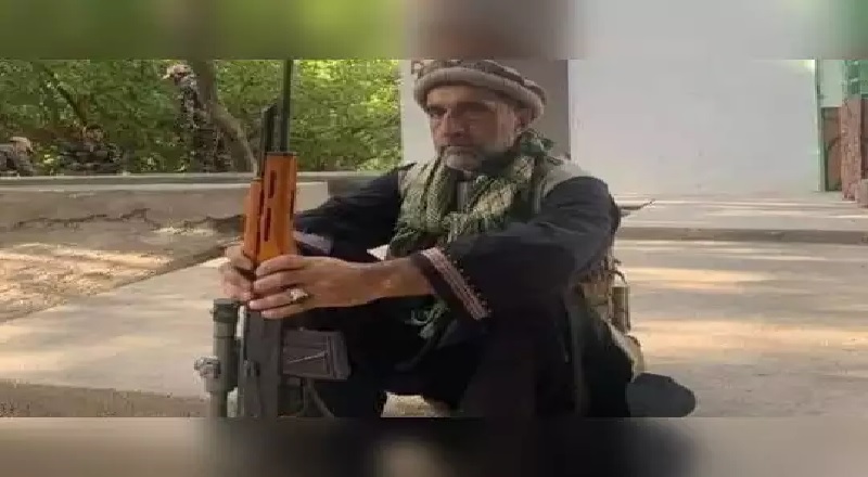 "உடல் அழுகி போகட்டும்!" - முன்னாள் துணை அதிபரின் சகோதரரை தூக்கிலிட்ட தலிபான்கள்!