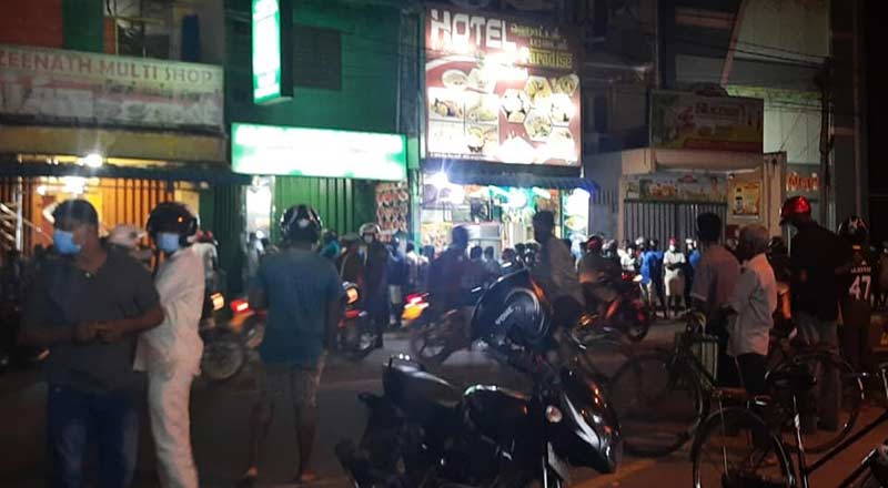  இலங்கையில் மதுபானசாலைகளை திறக்க அனுமதி வழங்கியது யார்?  வைத்தியர்கள் சங்கம் கடும் கண்டனம்