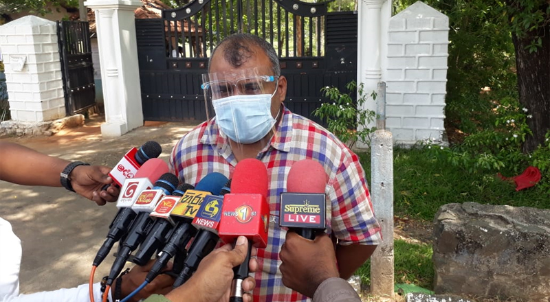 அநுராதபுரம் சிறையிலுள்ள அரசியல் கைதிகளைச் சந்தித்த கஜேந்திரன் எம்.பி. 
