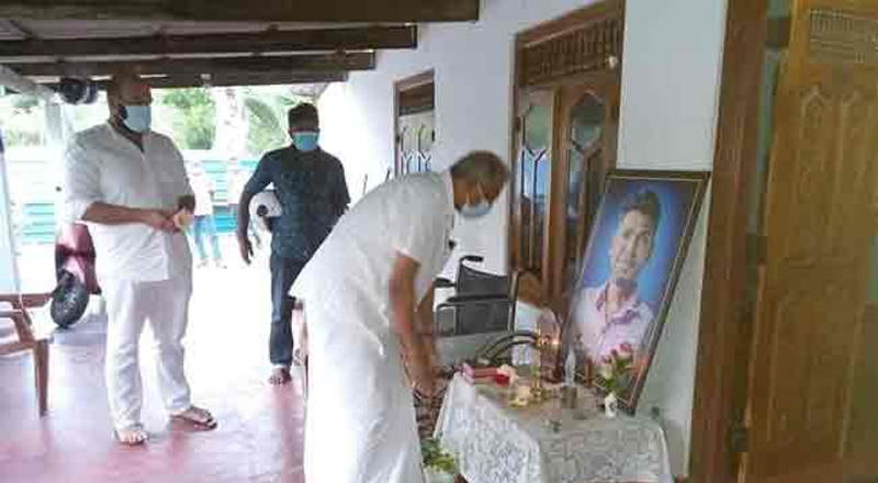 ஊடகவியலாளருக்கு அஞ்சலி செலுத்திய சுமந்திரன், சாணக்கியன் – வெடித்தது புதிய சர்ச்சை!