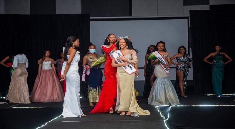 “Miss Teen International Botswana 2021 ” பட்டத்தை வென்ற இலங்கை வம்சாவளி (புகைப்படம் உள்ளே)