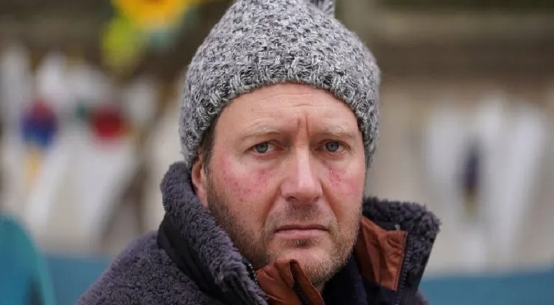 மனைவியை விடுவிக்க கோரிய போராட்டம் 21 நாட்களுக்குப் பின்னர் முடிவு