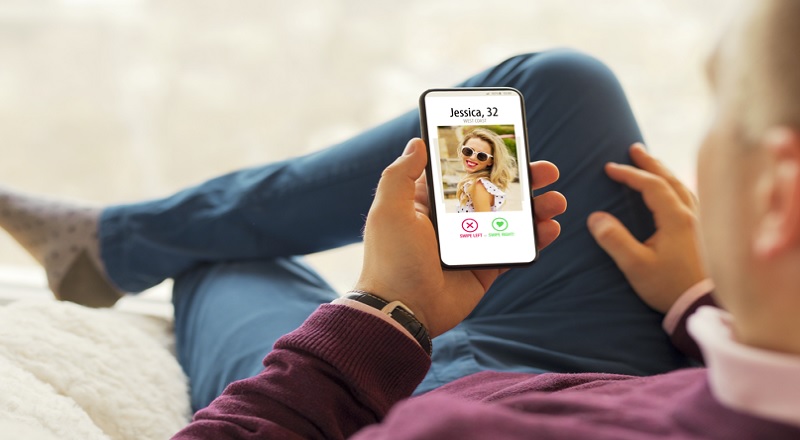 டேட்டிங் செய்த பெண்ணிடம் செலவுக்காசை திருப்பி கேட்ட வாலிபர்