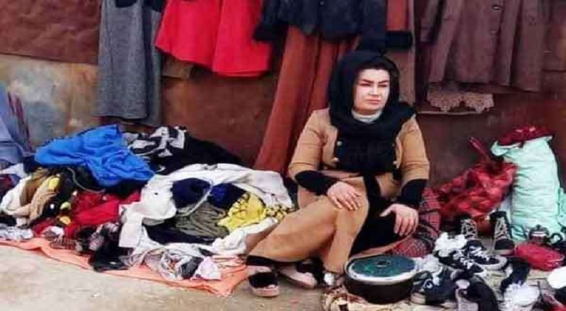 துணி வியாபாரியாக மாறிய பெண் ஊடகவியலாளர்