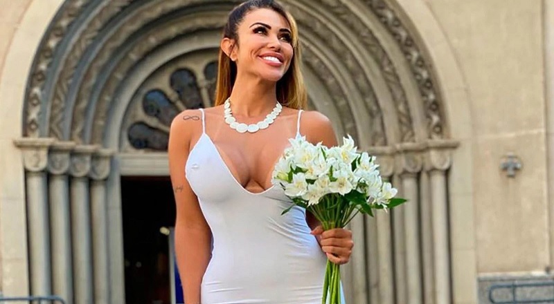 தன்னை தானே விவாகரத்து செய்து கொண்ட மாடல் அழகி...!