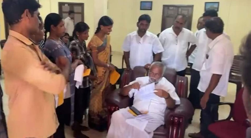 நெடுந்தீவு மக்களின் பிரச்சனைகளுக்கு சாதகமான பல  தீர்வு! விரைந்தார்  டக்ளஸ்