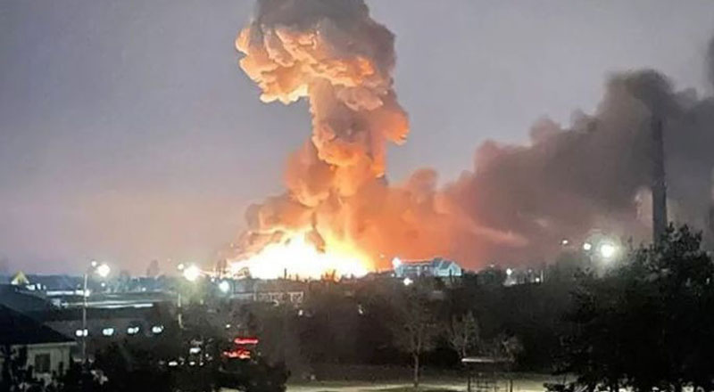 உக்ரைன் தாக்குதலை அடுத்து ரஷ்யாவில் உள்ள விமான நிலையம் மூடப்பட்டது