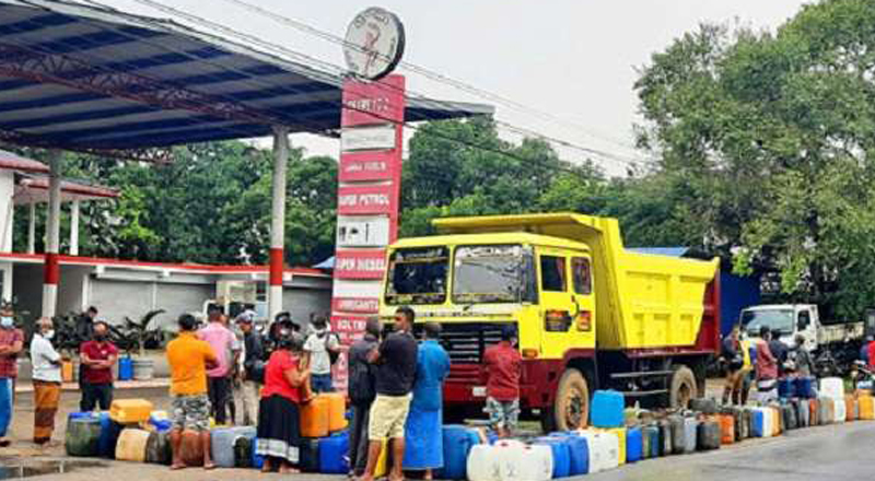 இலங்கையில்  தீவிரமடையும் பொருளாதார நெருக்கடி! எதிர்காலத்தில் நடக்க போவது என்ன?