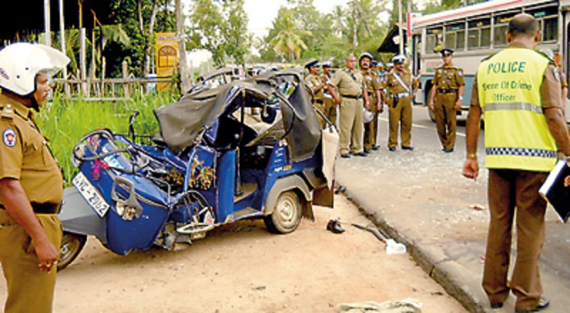  முச்சக்கரவண்டி விபத்து இருவர் பலி 