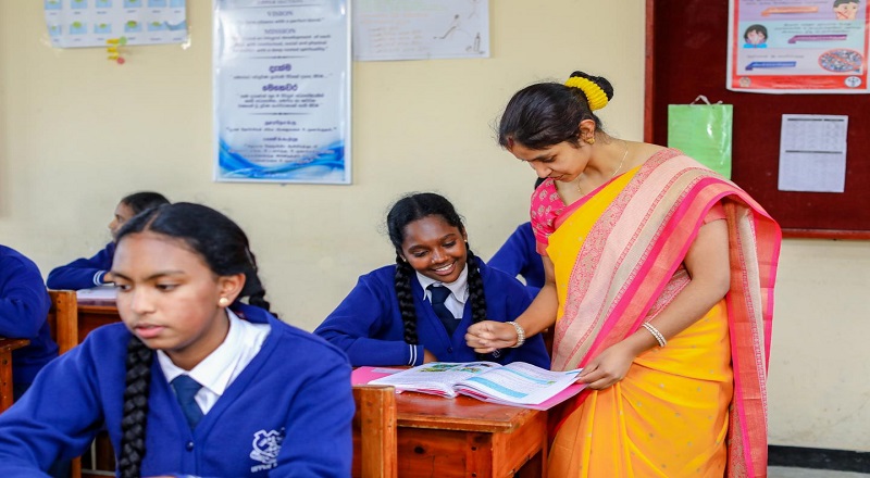  பாடசாலைகளை ஆரம்பிப்பது குறித்த தீர்மானம் வரும் வெள்ளிக்கிழமை எடுக்கப்படும் - கல்வி அமைச்சு 