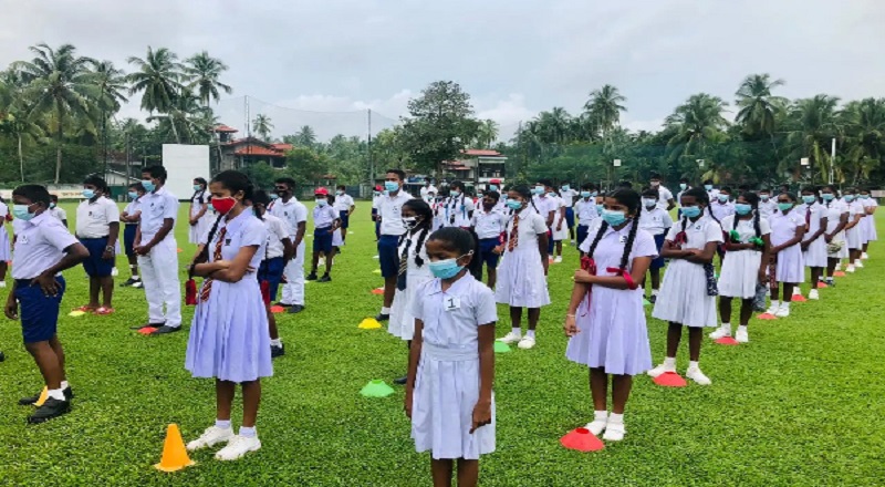 இலவச கல்வி திட்டத்தை முடிவுக்குக்கொண்டுவந்து  பணம் வசூலிக்க அரசு அதிரடி முடிவு 