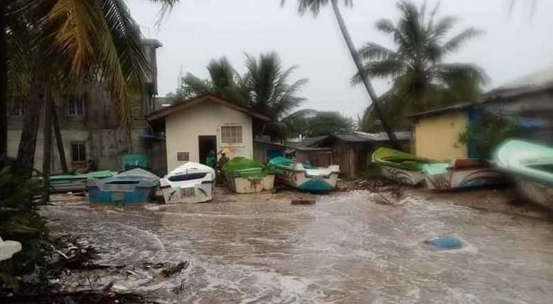   மண்டோஸ் புயல் எச்சரிக்கை: இடியுடன் கூடிய கனமழை! கரையோர பிரதேசத்தில் இருப்பவர்கள் பாதுகாப்பான பகுதிகளுக்குச் செல்ல அறிவுறுத்தல் 