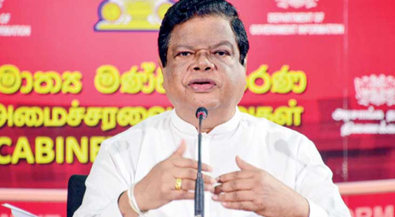 பணம் அச்சிடுவது தொடர்பில் பெரும் இக்கட்டான நிலையில் அரசாங்கம்: அமைச்சர் வெளியிட்ட தகவல் 