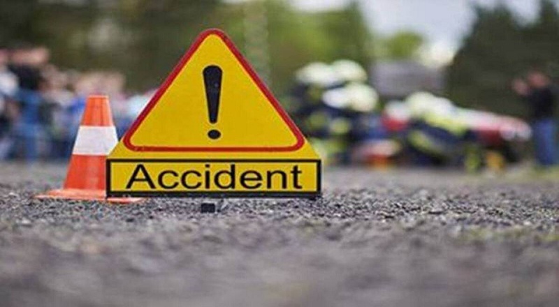 பண்டாரவளையில் தொழிலாளர்களை ஏற்றிச் சென்ற லொறி கவிழ்ந்து விழுந்ததில் 23 பேர் வைத்தியசாலையில் அனுமதி 