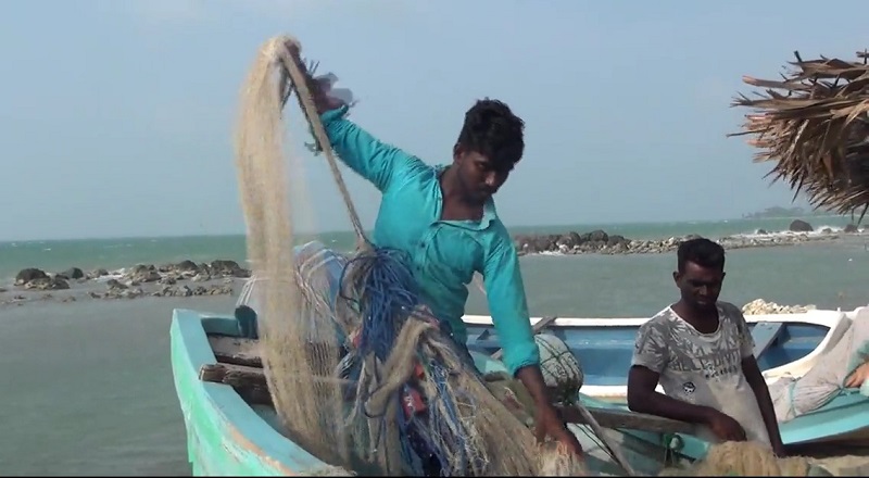 சுழிபுரம் மீனவர்களின் ஏழரை இலட்சம் ரூபா தொழில் முதல் இந்திய இழுவைப் படகுகளால் நாசம்