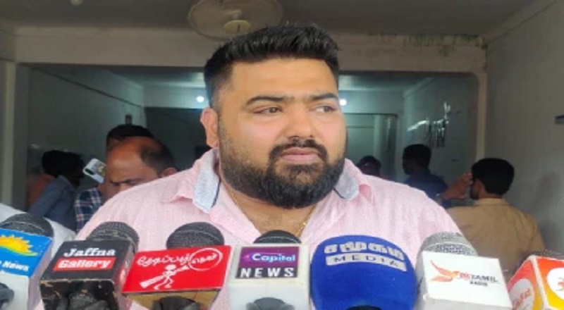  ஊடகவியலாளர்களின் கேள்விக்கு பதில் அளித்த நாடாளுமன்ற உறுப்பினர் அங்கஜன்