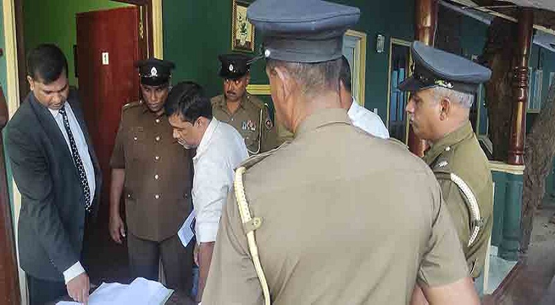 மகனின் கிரிக்கெட்  மட்டையால் கடுமையாகத் தாக்கப்பட்ட தந்தை மரணம் - மகன் கைது 