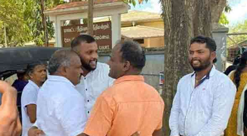 அரசியல் கைதிகள் மூவர் வவுனியா மேல் நீதிமன்றத்தால்  விடுதலை!