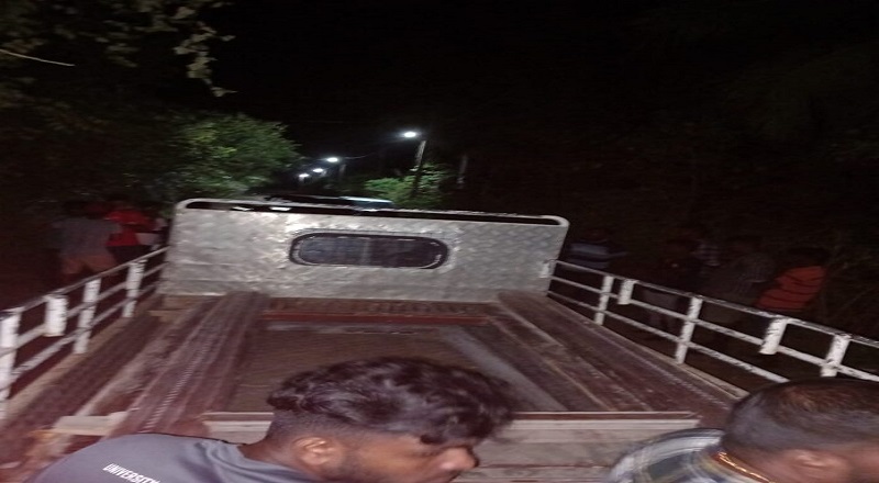 காரை நகரில் திருட்டில் ஈடுபட்ட கும்பல் பொதுமக்களால் மடக்கி பிடிப்பு