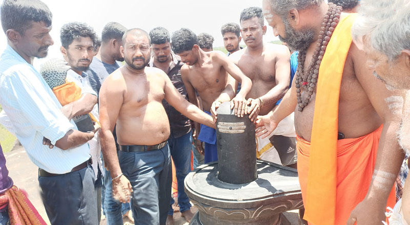 வெடுக்குநாறி மலையிலிருந்து அகற்றப்பட்ட விக்கிரகங்கள் மீள பிரதிஷ்டை!