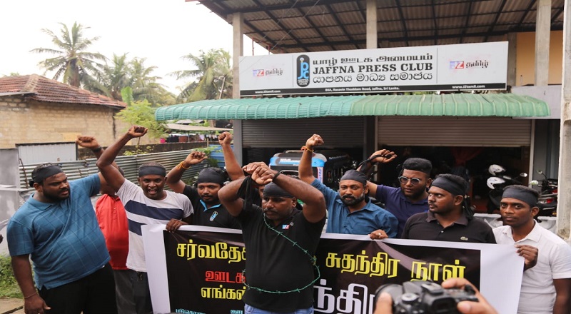 ஊடகவியலாளர்கள் படுகொலைசெய்யபடும்போதும் பேனாவுடனே அலைந்தோம் - சிரேஷ்ட ஊடகவியலாளர் குமாரசாமி செல்வகுமார்