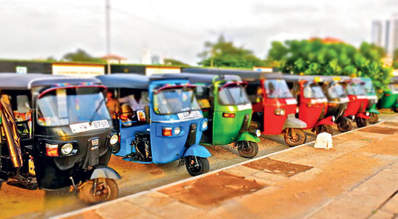 யாழ்ப்பாண மாவட்டத்தில் நூதன திருட்டு: முச்சக்கரவண்டி சாரதிகளின் கவனத்திற்கு