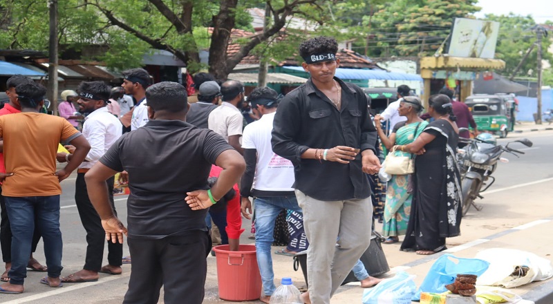 அம்பாறை மாவட்டத்தில் முள்ளிவாய்க்கால் கஞ்சி வழங்கும் செயற்திட்டம் யாழ். பல்கலைக்கழக மாணவர் ஒன்றியத்தினால் முன்னெடுப்பு