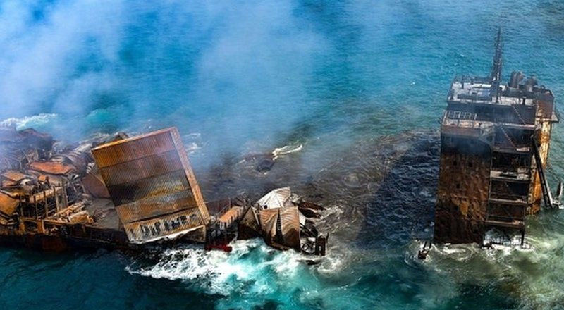 சிங்கப்பூரில் எக்ஸ்பிரஸ் பேர்ள் நிறுவனத்தின் உரிமையாளர்களுக்கு எதிராக வழக்கு தொடர்ந்த இலங்கை