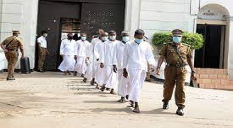 பொசன் பூரணை தினத்தை முன்னிட்டு சிறைக்கைதிகள் சிலருக்கு பொதுமன்னிப்பு