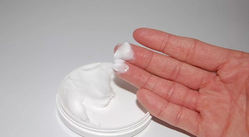 அதிக அளவு பாதரசம் உள்ள அழகுசாதனக் கிரீம்களைப் பயன்படுத்துவதன் மூலம் புற்றுநோய் அபாயம்