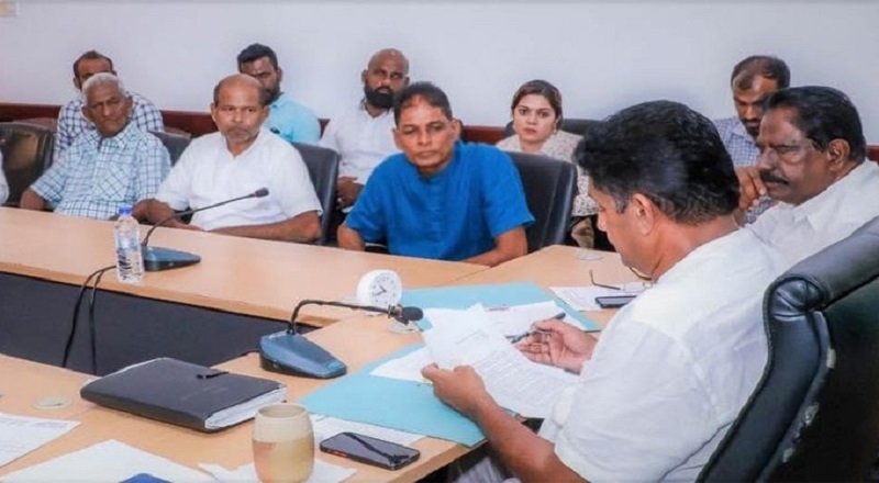 வாடகை வாகன சேவைக்கு அநீதி ஏற்பட்டுள்ளதாக விமான நிலைய  சங்கத்தின் பிரதிநிதிகள் தெரிவிப்பு