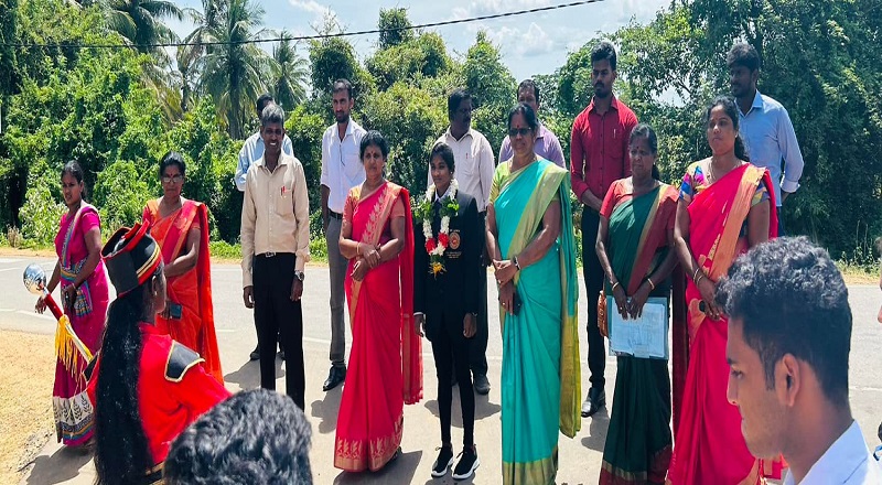 இலங்கை சார்பில் வெண்கலம் வென்ற வீராங்கனைக்கு கிளிநொச்சி இந்துக் கல்லூரியில் கௌரவிப்பு