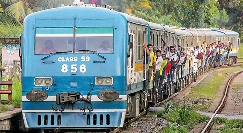 ரயில் தடம் புரண்டதன் காரணமாக களனிவெளி பாதையின் ரயில் போக்குவரத்து நடவடிக்கைகள் பாதிப்பு