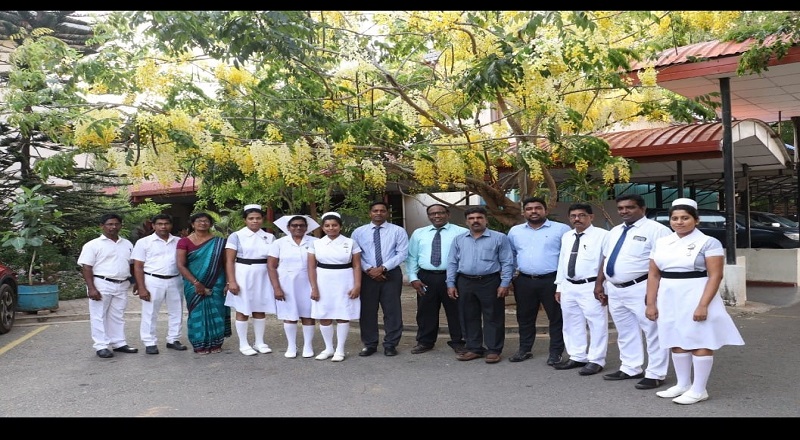 யாழ் போதனா வைத்தியசாலையில் நடப்பட்ட கொன்றை மரங்கள்  சிறப்பாக பூத்துக் குலுங்குகின்றது