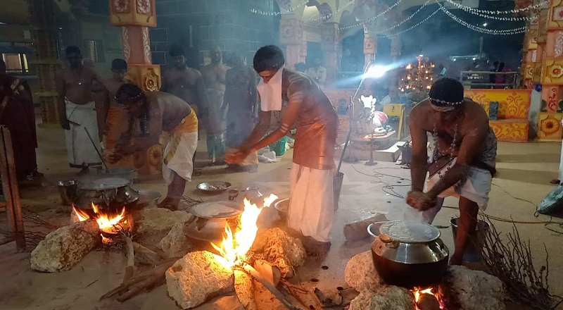 தொண்டைமானாறு செல்வச்சந்நிதியில் இடம்பெற்ற  ஆனி மாத கண்ணகை அம்மன் குளிர்த்தி பொங்கல்