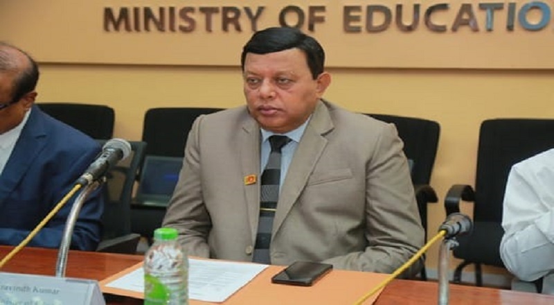 சீரற்ற காலநிலையால் பாடசாலைகளுக்கு விடுமுறை வழங்குவதற்கு  அதிகாரம் அதிபர்களுக்கு வழங்கப்பட்டுள்ளது