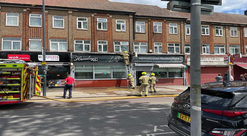 London Harrow shop இல் சற்றுமுன்னர் திடீரென தீப்பரவல்