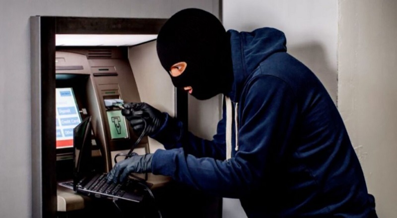 மஸ்கெலியா மக்கள் வங்கியில் இயந்திரம் மூலம் பணம் பெற சென்ற பெண்ணின் பணம் கையாடல்