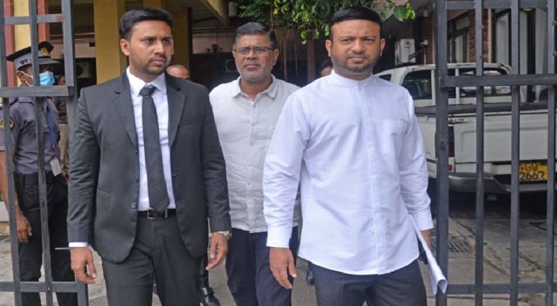 காவிந்த ஜயவர்தன மற்றும் முஜிபுர் ரஹ்மான் ஆகியோருக்கு எதிராக பொலிஸில் முறைப்பாடு