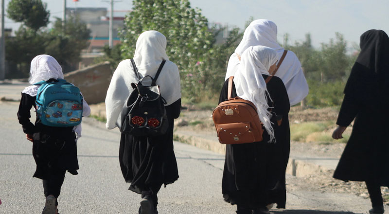 ஆப்கானிஸ்தானின் பெண் குழந்தைகள் 3ம் வகுப்பிற்கு மேல் படிக்கத் தடை