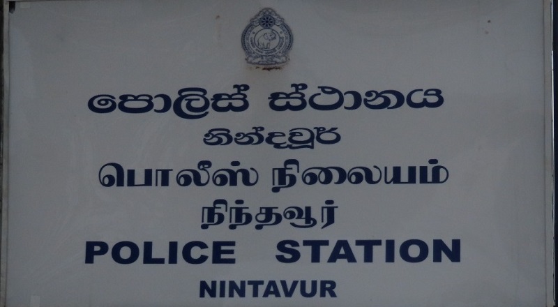 பாடசாலை மாணவர் துஷ்பிரயோகம் - சந்தேக நபரான ஆசிரியர் பொலிஸில் சரண்