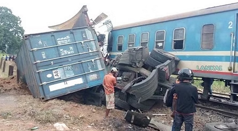 வில்வத்தை ரயில் விபத்தில் கோடிக்கணக்கில் சேதம் ஏற்பட்டுள்ளது