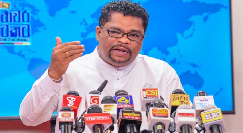 மீனவர்களின் பெருமையைப் பாதுகாத்து நவீன தொழில்நுட்பத்தை புகுத்தத் திட்டம்