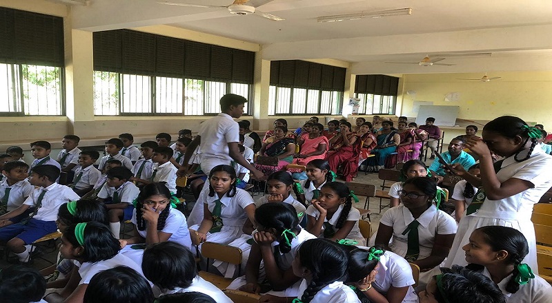 மன்னாரில் பாடசாலை மாணவ மாணவிகளுக்கு காலணிகள் வழங்கி வைப்பு